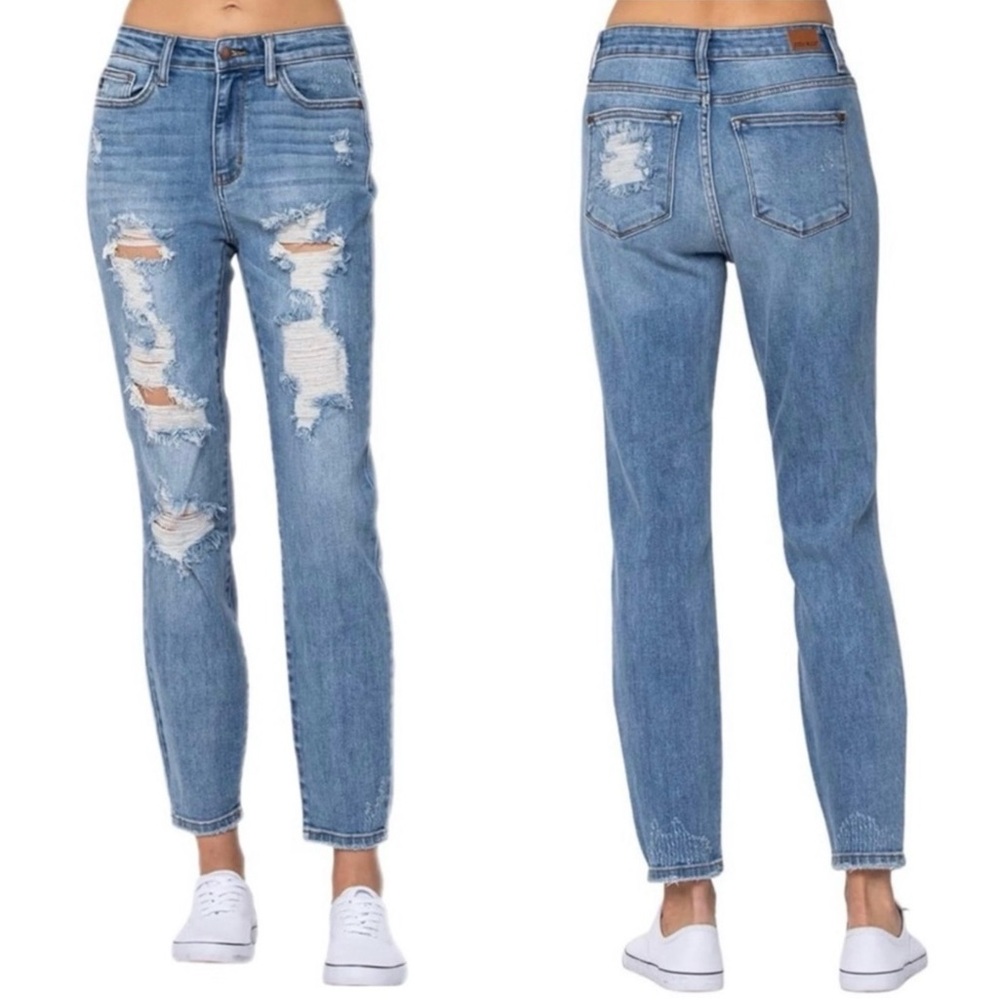 Judy Blue Size 7 Light Blue High Rise Boyfriend Fit Distressed Jeans